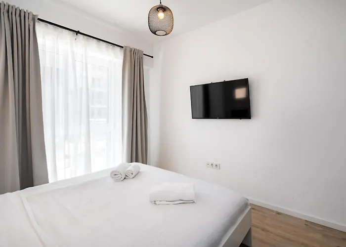 Апартаменти Arrivederci - Elegant 1br In Belvedere Бухарест